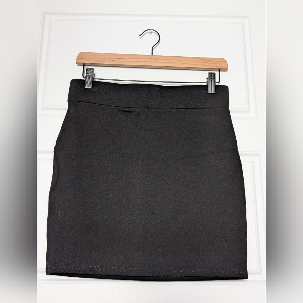 Revamped | Black Mini Skirt with Ring Zipper - Picture 2 of 6